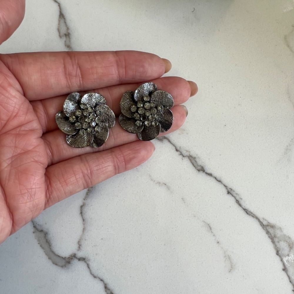 Gunmetal flower earrings
